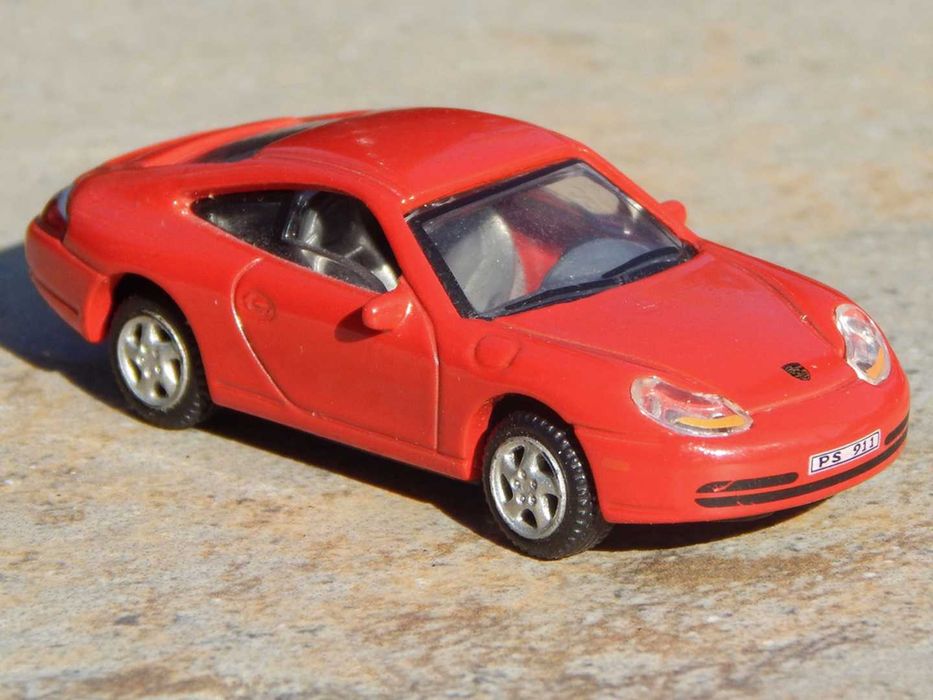 Macheta Porsche 996 (911 Carrera Coupe) Hongwell Cararama scara 1:72