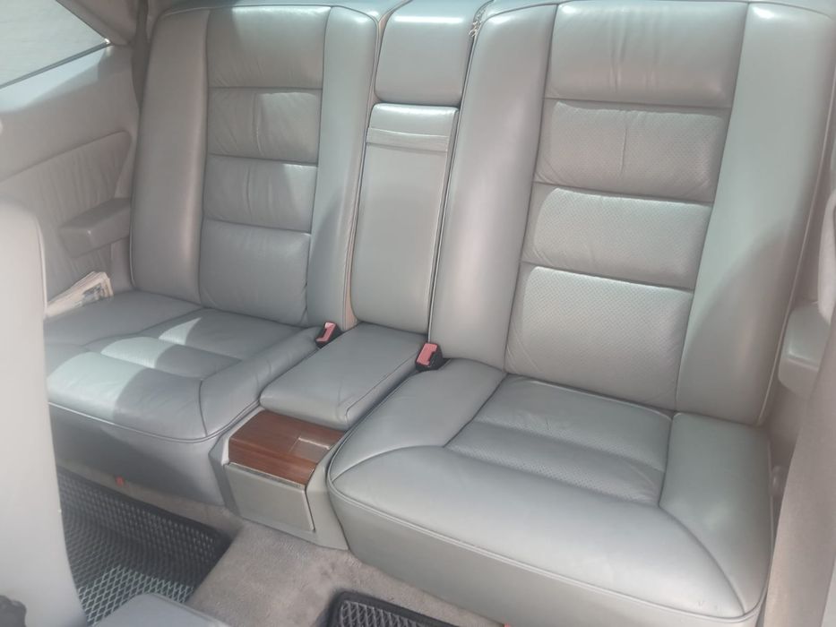 MERCEDES-BENZ  124 e 300.