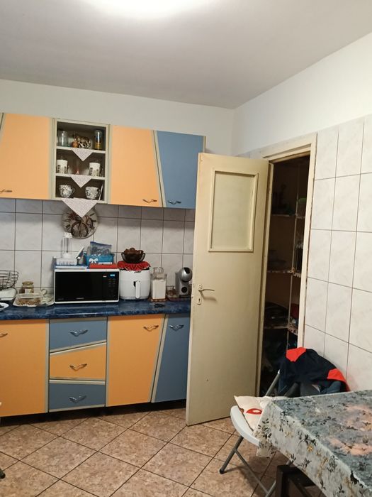 Vând apartament cu 3 camere ,Drumul Timonierului  ,1980,etaj 3