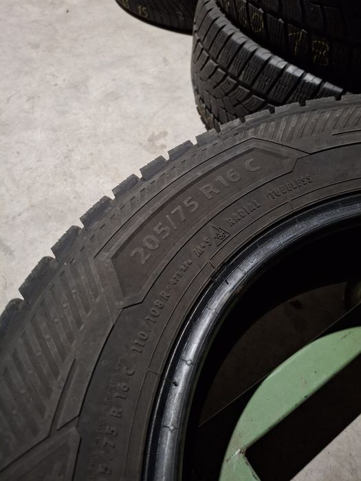 4 Anvelopele de iarnă 205 75 r16 Barum