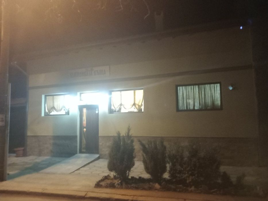 Продава заведение - ресторант с разработен бизнес н