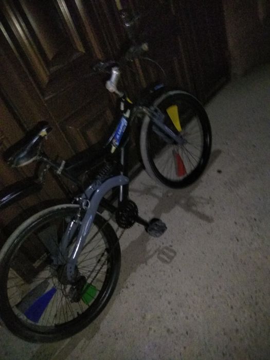 Velik rembo sotiladi