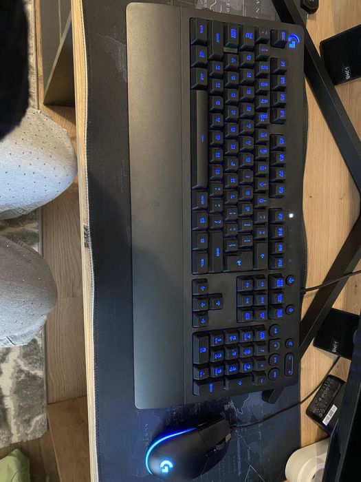 Tastatura logitech cu luminite