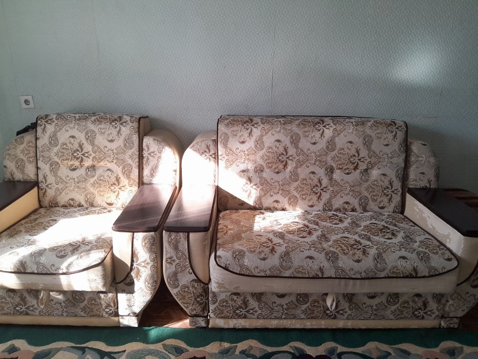 Срочно продам диван и кресло