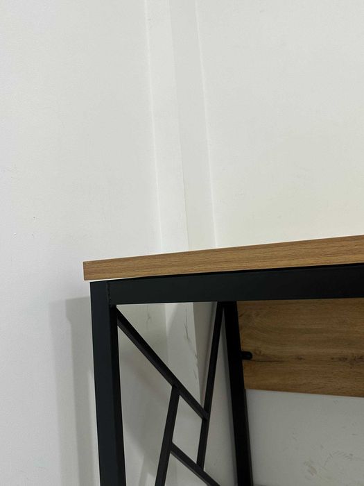 ПРОДАЁТСЯ 2 офисных стола (loft)
