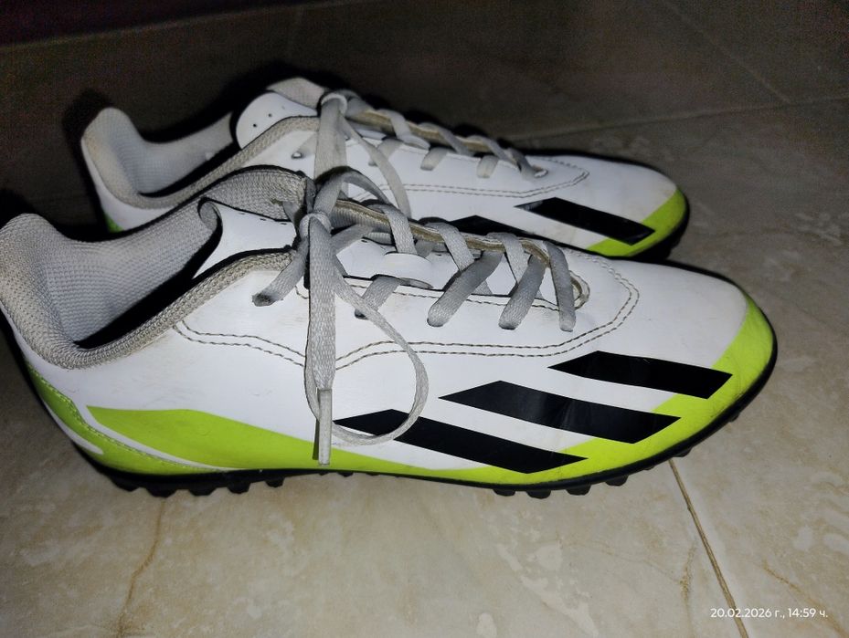 Адисас стоножки за футбол