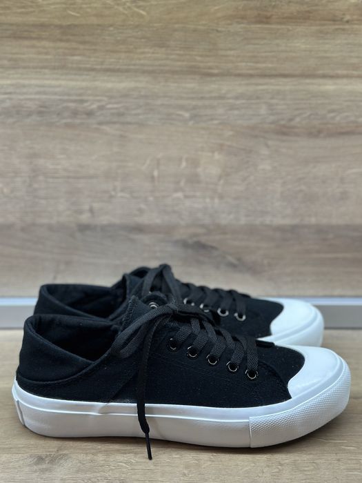 Продават се женски сникърси/ кецове/ обувкиAmericanos в размер 39 EU