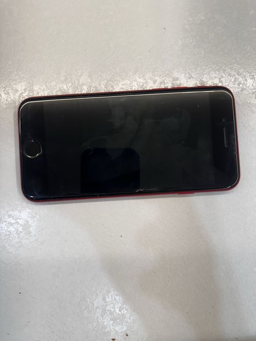 Iphone se 2020 red