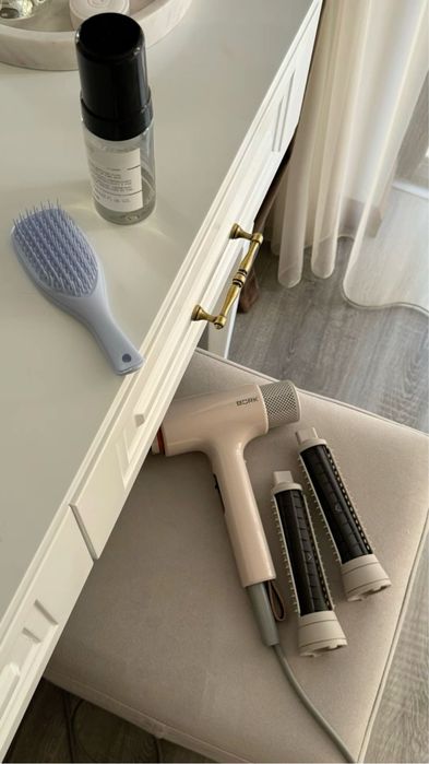 Продам фен-стайлер Bork