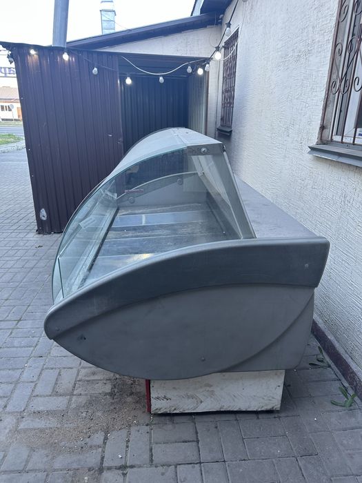 Витриный холодильник