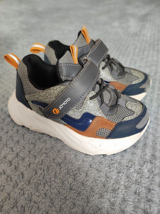 Продам пакет обуви для мальчика сандали кросовки 27 размера