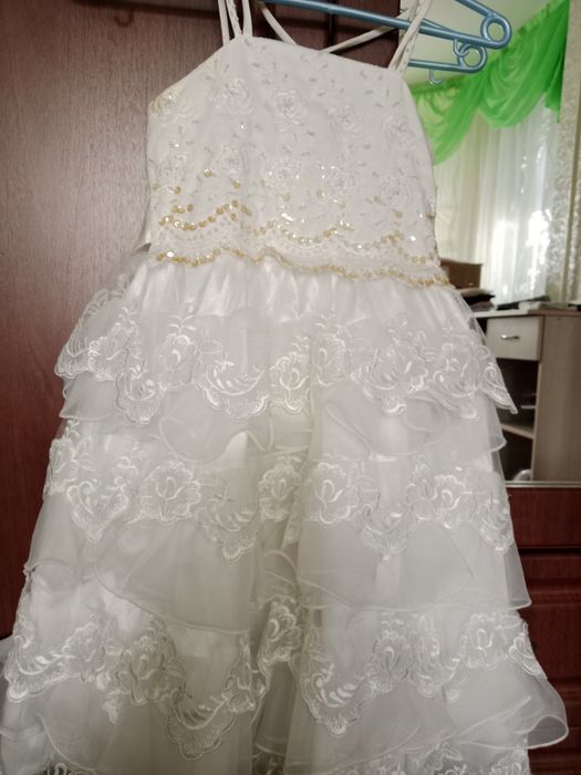 Нарядные платья на девочку