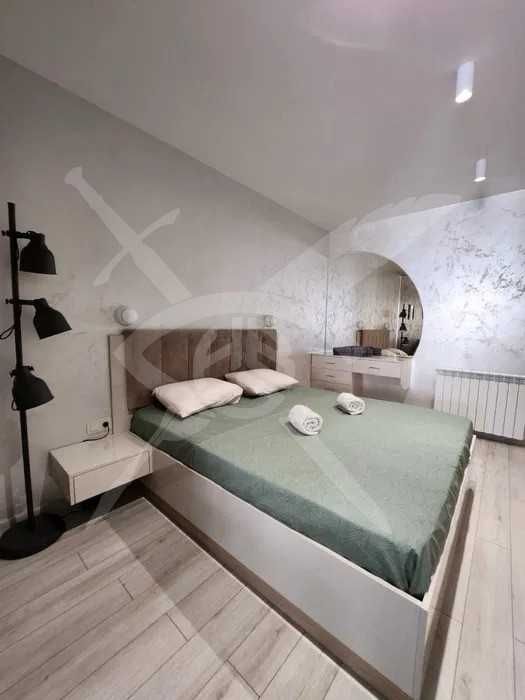 Дава се под наем Тристаен апартамент в Варна, Бриз - 93 кв.м за 2000 € - Снимка #3