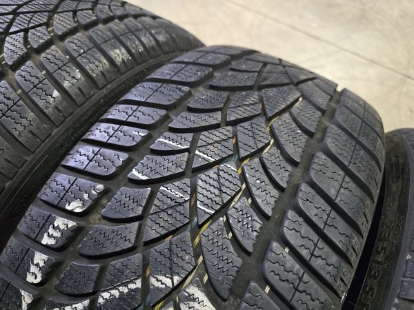 235/35/19 DUNLOP 4бр