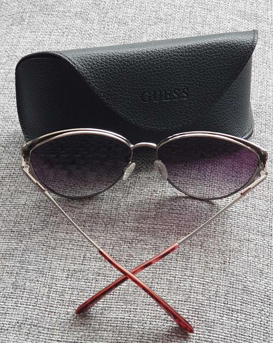 Guess - Ochelari de soare cat-eye cu rama metalica