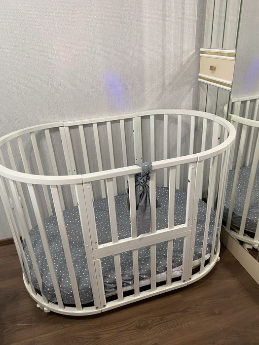 Деревянная детская кровать