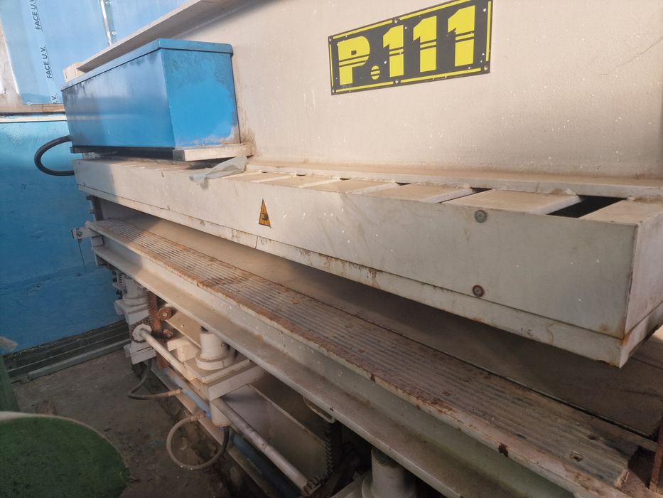 Автоматична топла преса за слепване на плотове,