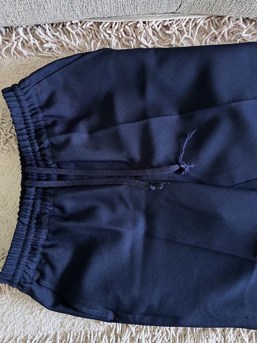 Продам брюки школьные