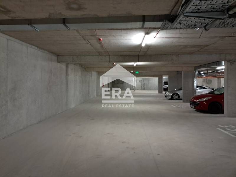 Дава се под наем Гараж / Паркомясто в Варна, Център - 12 кв.м за 178.5 € - Снимка #9