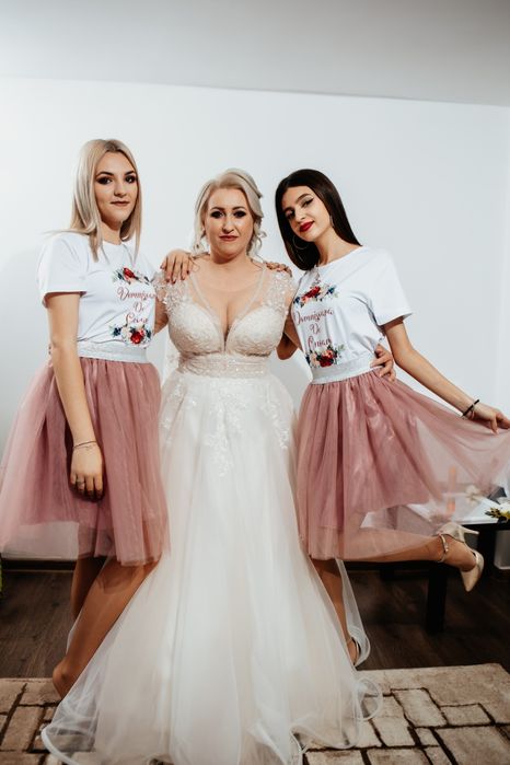 Vând rochie mireasă 1650 lei negociabil