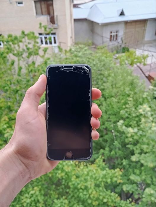 IPhone se 2020 sotiladi Pamiti 64 Gb