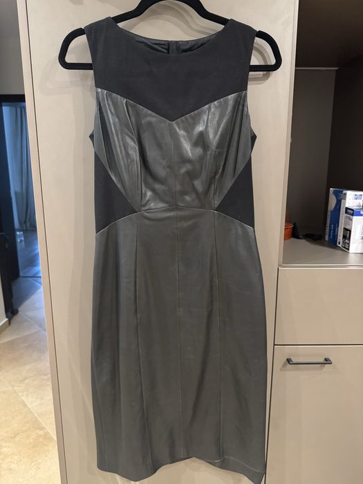 Рокля естествена кожа Boss р-р 36