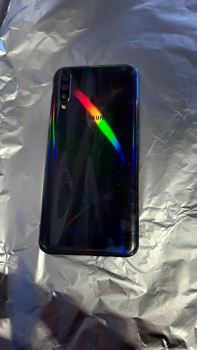 Samsung A 50 holati yaxshi karobka bor