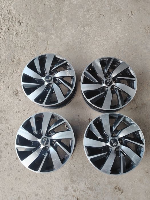 R16 Тайота титанка