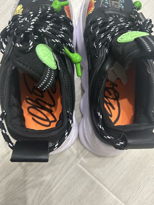 Versace Chain Reaction Black Flower