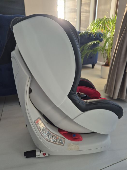 Scaun auto copii, cu isofix, Caretero Defender Plus