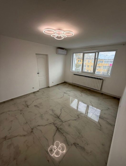 Apartament  cu 3 camere de închiriat