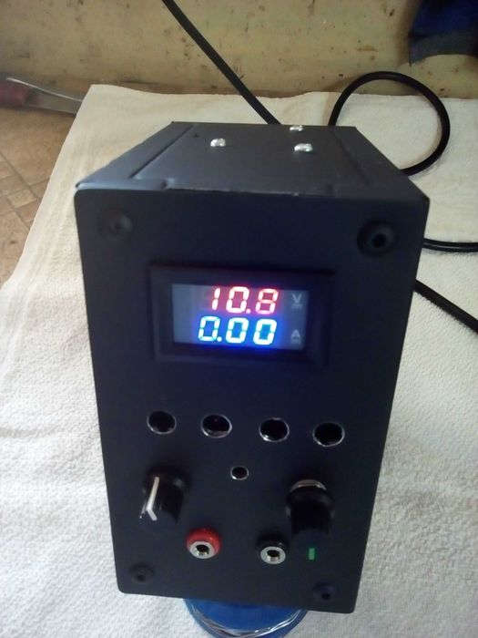 Sursa liniara ( cu transformator) 0-30 V, 0-3 A