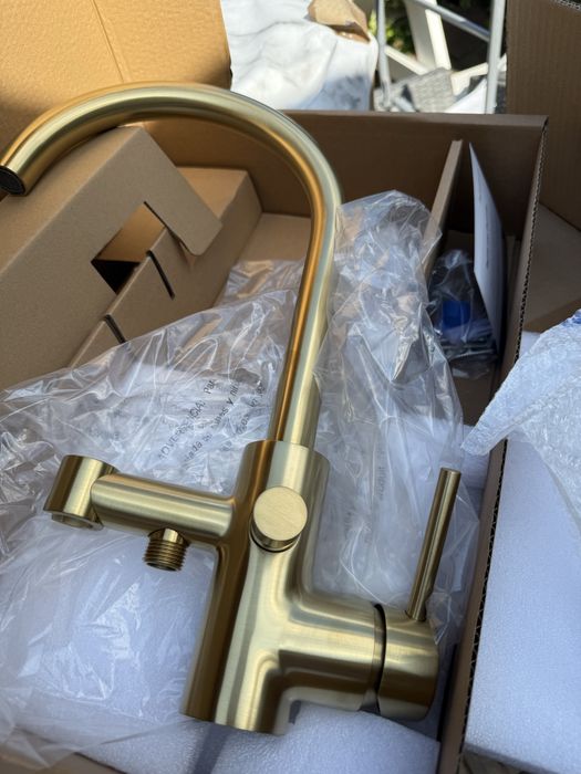 Baterie freestanding Britton Hoxton, monocomanda,auriu