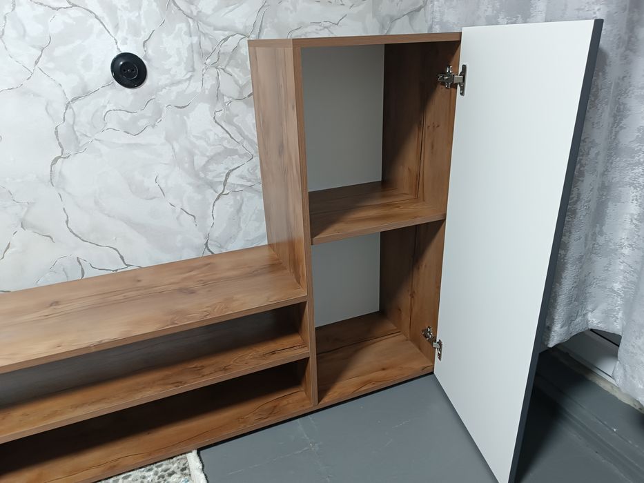 Телевизионная тумба