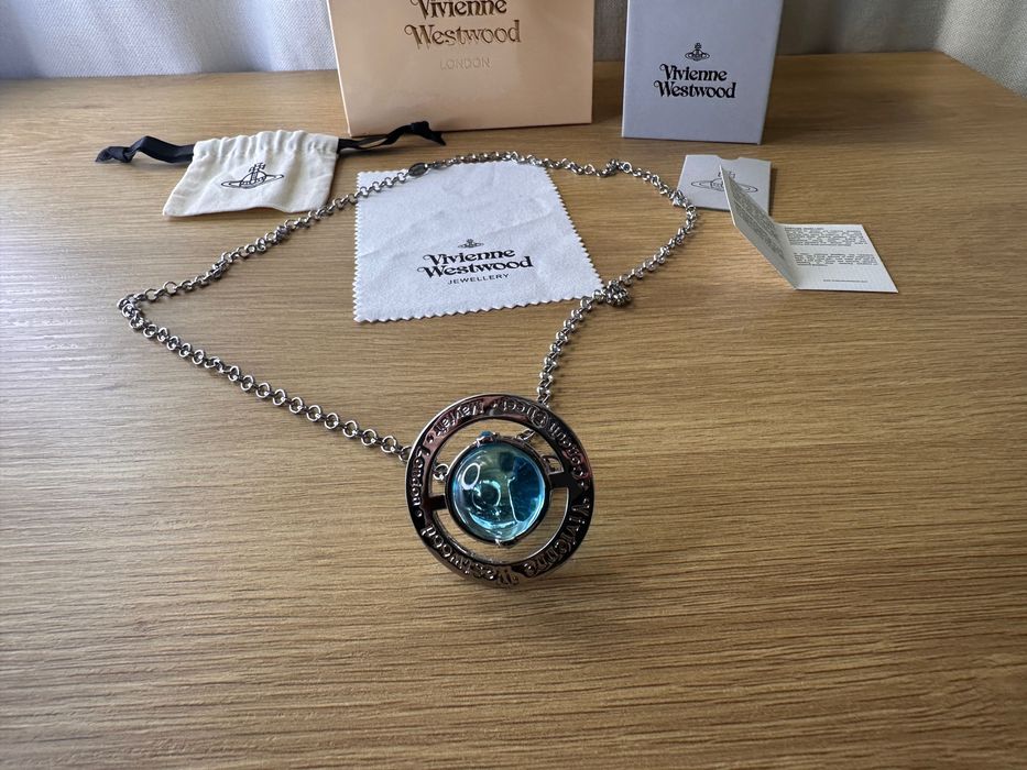 Colier Vivienne Westwood ”world’s end orb”bilă turcoaz, argintiu mediu