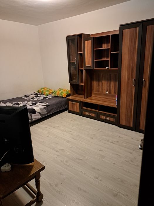 Inchiriat garsoniera.