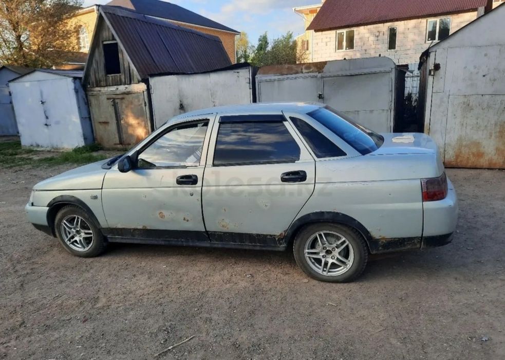 Машина ваз 2110 на ходу