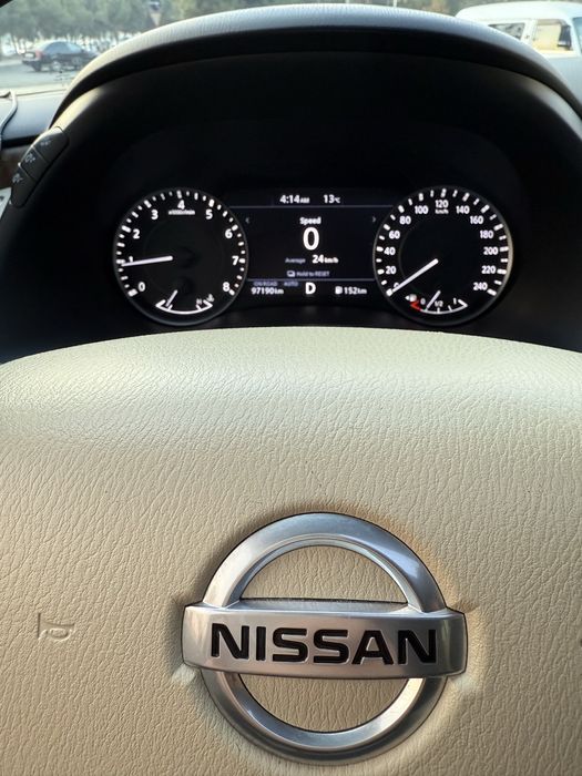 Nissan patrol platinum srochno sotiladi full komlektasiya idealmoshina