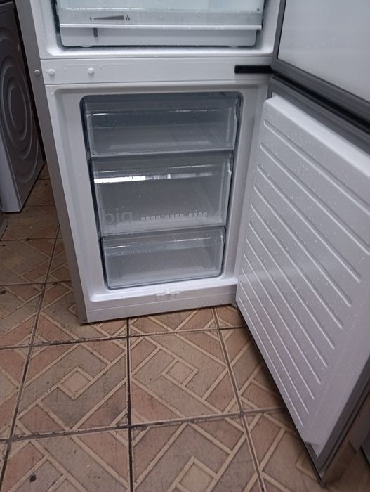 Иноксов комбиниран хладилник с фризер Сименс Siemens А++ 2год.Гаранция