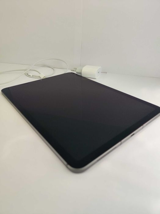 Apple iPad Air 5 ,10.9-inch, Wi-Fi + Cellular