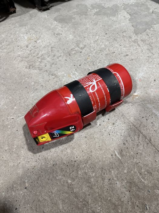 Огнетушитель (Gloria) на BMW e34