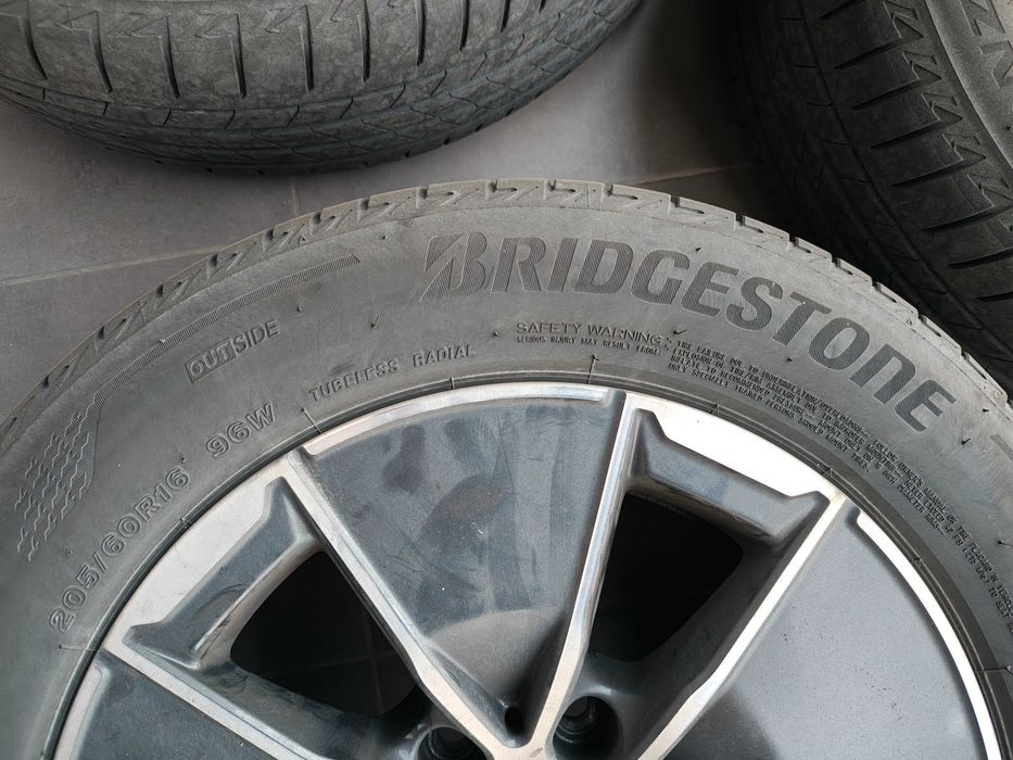 Ieftin! Jante 16" originale BMW cu senzori presiune si anvelope vara