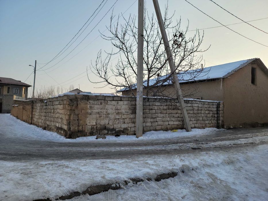 Продается дом с земельным участком в Яшнабадском районе!