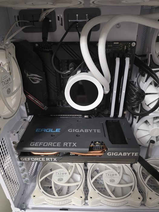 Rtx 3060 TI ryzen 7 5800x placa baza si 32 gb ram