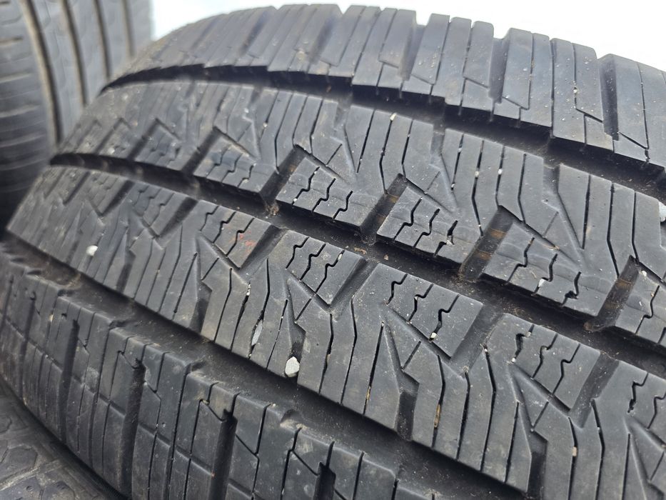 2бр Всесезонни гуми за Бус 225 65 16С - Continental- DOT 2023