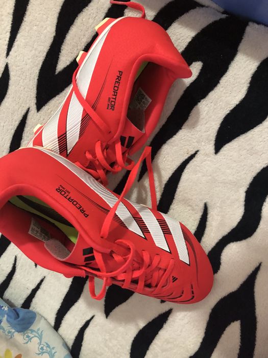 Ghete fotbal predator (adidas)