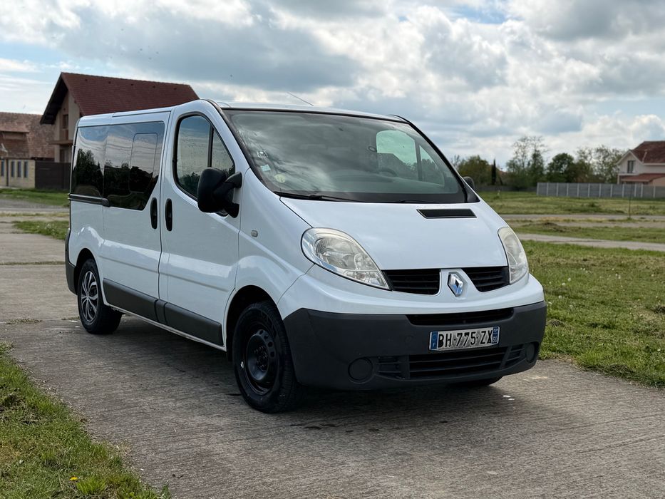 Renault trafic 2.0Dci 115cp 9 locuri
