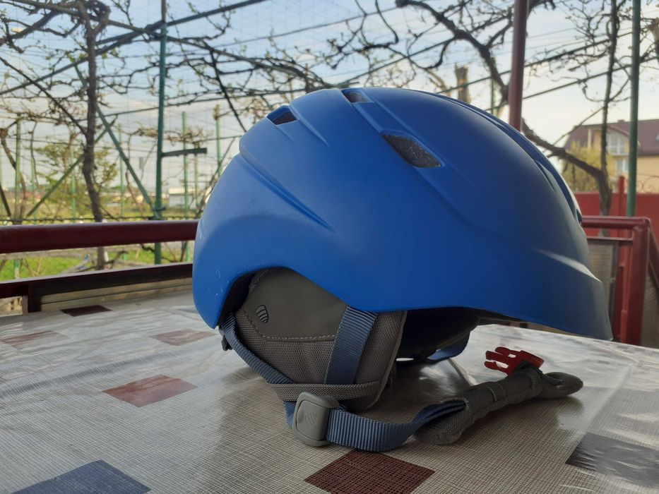 Vand casca schi si pt.bicicleta.clapari si schiuri copii+adulti,patine