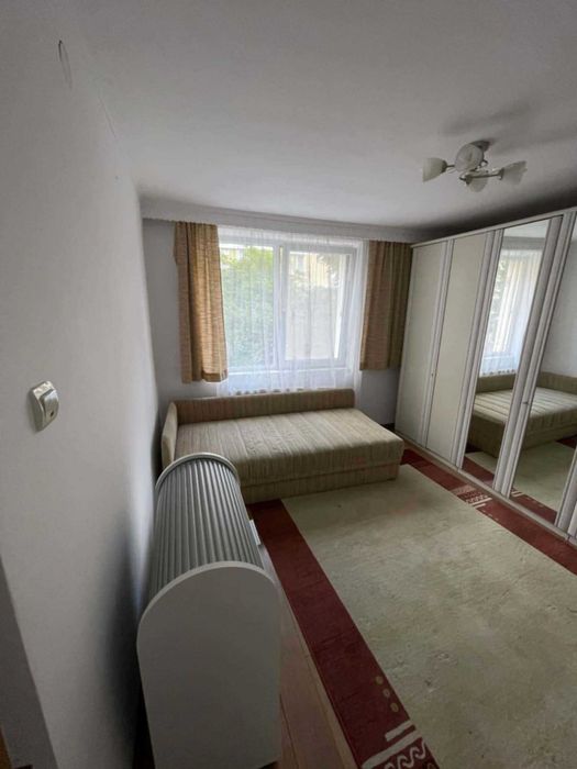 Închiriez apartament