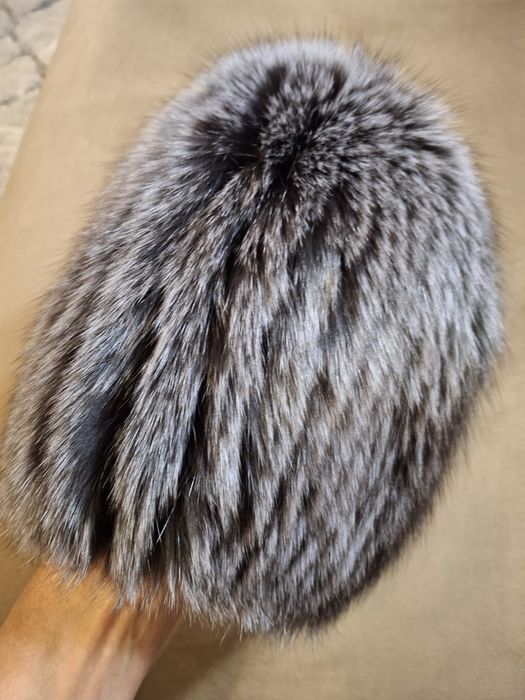 Меховая вязанная шапка